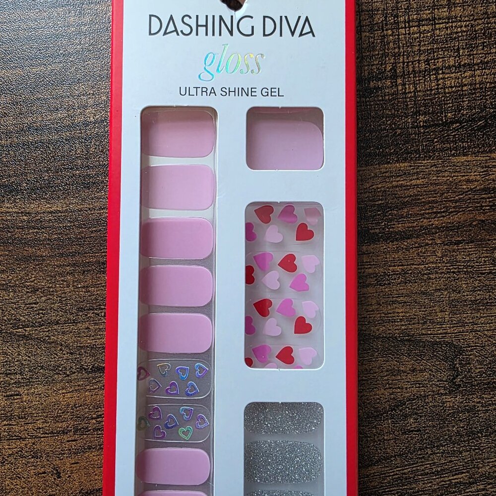 Dashing Diva Gloss Nail Strips | Valentine